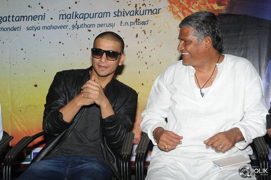 Surya-vs-Surya-Movie-Platinum-Disc-Function